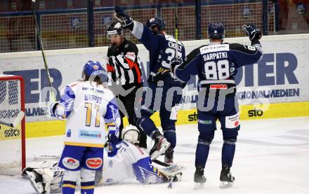 EBEL. Eishockey Bundesliga. VSV gegen Hydro Fehervar AV 19.   Torjubel Csanad Erdely, Tamas Robert Sarpatki  (Alba Volan). Villach, am 10.12.2020.
Foto: Kuess
www.qspictures.net
---
pressefotos, pressefotografie, kuess, qs, qspictures, sport, bild, bilder, bilddatenbank