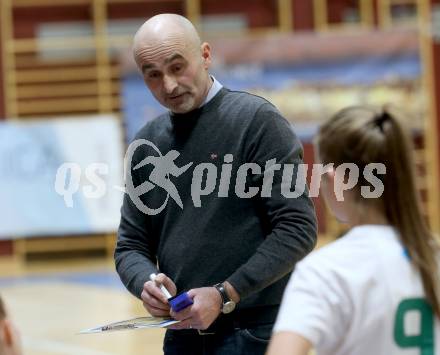 Basketball Damen Superliga 2020/2021. Grunddurchgang 8. Runde.  KOS Celovec Damen gegen BK Duchess Klosterneuburg. Trainer Dragan Sliskovic (KOS Celovec). Klagenfurt, am 12.12.2020.
Foto: Kuess
www.qspictures.net

---
pressefotos, pressefotografie, kuess, qs, qspictures, sport, bild, bilder, bilddatenbank