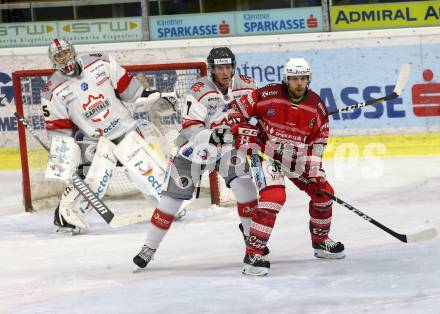EBEL. Eishockey Bundesliga. KAC gegen	spusu Bratislava Capitals.  Daniel Obersteiner  (KAC),  Culkin Ryan (Bratislava). Klagenfurt, am 13.12.2020.
Foto: Kuess
www.qspictures.net

---
pressefotos, pressefotografie, kuess, qs, qspictures, sport, bild, bilder, bilddatenbank