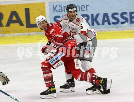 EBEL. Eishockey Bundesliga. KAC gegen	spusu Bratislava Capitals. Nick Petersen  (KAC), Bohunicky Lukas (Bratislava). Klagenfurt, am 13.12.2020.
Foto: Kuess
www.qspictures.net

---
pressefotos, pressefotografie, kuess, qs, qspictures, sport, bild, bilder, bilddatenbank