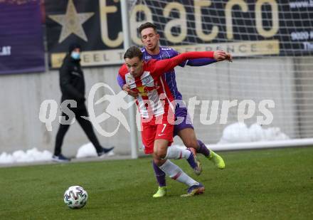 Fussball 2. Liga. SK Austria Klagenfurt gegen  FC Liefering. Oliver Markoutz (Klagenfurt), Amar Dedic (Liefering). Klagenfurt, am 13.12.2020.
Foto: Kuess
www.qspictures.net
---
pressefotos, pressefotografie, kuess, qs, qspictures, sport, bild, bilder, bilddatenbank