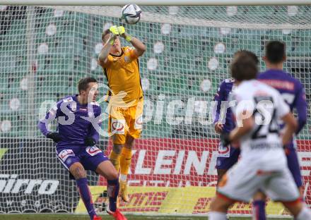 Fussball. Bundesliga. RZ Pellets WAC gegen FK Austria Wien. Johannes Handl, (WAC), Patrick Pentz   (Wien). Wolfsberg, am 13.12.2020.
Foto: Kuess
www.qspictures.net

---
pressefotos, pressefotografie, kuess, qs, qspictures, sport, bild, bilder, bilddatenbank