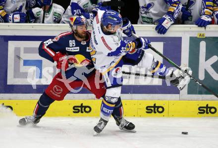 EBEL. Eishockey Bundesliga. VSV gegen EC Red Bull Salzburg.  Benjamin Lanzinger,  (VSV), Florian Baltram (Salzburg). Villach, am 18.12.2020.
Foto: Kuess
www.qspictures.net
---
pressefotos, pressefotografie, kuess, qs, qspictures, sport, bild, bilder, bilddatenbank