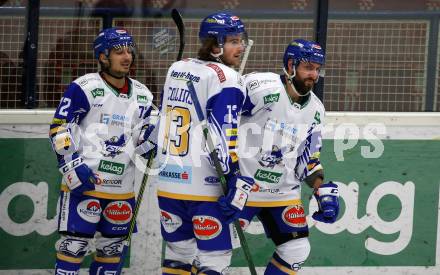 EBEL. Eishockey Bundesliga. VSV gegen EC Red Bull Salzburg.  Torjubel Daniel Wachter, Jerry Pollastrone, Chris Collins (VSV). Villach, am 18.12.2020.
Foto: Kuess
www.qspictures.net
---
pressefotos, pressefotografie, kuess, qs, qspictures, sport, bild, bilder, bilddatenbank