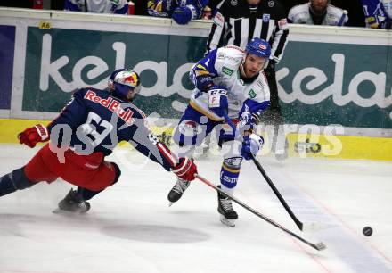 EBEL. Eishockey Bundesliga. VSV gegen EC Red Bull Salzburg.  Sebastian Zauner,  (VSV), Danjo Leonhardt (Salzburg). Villach, am 18.12.2020.
Foto: Kuess
www.qspictures.net
---
pressefotos, pressefotografie, kuess, qs, qspictures, sport, bild, bilder, bilddatenbank