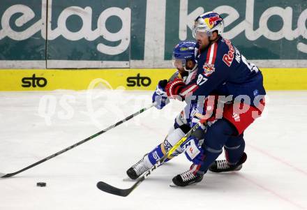 EBEL. Eishockey Bundesliga. VSV gegen EC Red Bull Salzburg. Jerry Pollastrone,   (VSV), David McIntyre (Salzburg). Villach, am 18.12.2020.
Foto: Kuess
www.qspictures.net
---
pressefotos, pressefotografie, kuess, qs, qspictures, sport, bild, bilder, bilddatenbank