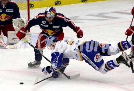 EBEL. Eishockey Bundesliga. VSV gegen EC Red Bull Salzburg.  Jordan Caron,  (VSV), Layne Viveiros (Salzburg). Villach, am 18.12.2020.
Foto: Kuess
www.qspictures.net
---
pressefotos, pressefotografie, kuess, qs, qspictures, sport, bild, bilder, bilddatenbank