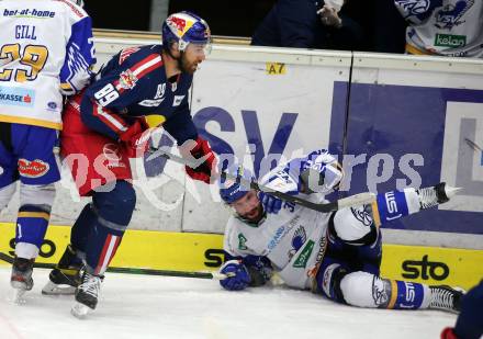 EBEL. Eishockey Bundesliga. VSV gegen EC Red Bull Salzburg.  Jerry Pollastrone,  (VSV), Florian Baltram (Salzburg). Villach, am 18.12.2020.
Foto: Kuess
www.qspictures.net
---
pressefotos, pressefotografie, kuess, qs, qspictures, sport, bild, bilder, bilddatenbank