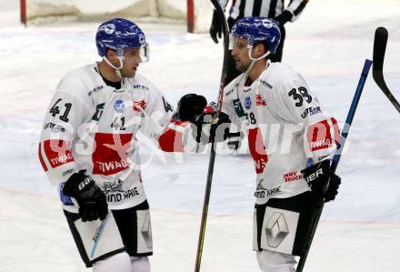 EBEL. Eishockey Bundesliga. KAC gegen	HC TIWAG Innsbruck. Torjubel Samuel Michael Herr,  Dario Winkler  (Innsbruck). Klagenfurt, am 20.12.2020.
Foto: Kuess
www.qspictures.net

---
pressefotos, pressefotografie, kuess, qs, qspictures, sport, bild, bilder, bilddatenbank