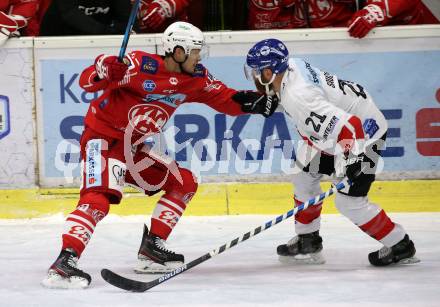 EBEL. Eishockey Bundesliga. KAC gegen	HC TIWAG Innsbruck. Matthew Fraser, (KAC), Colton Jay Saucerman  (Innsbruck). Klagenfurt, am 20.12.2020.
Foto: Kuess
www.qspictures.net

---
pressefotos, pressefotografie, kuess, qs, qspictures, sport, bild, bilder, bilddatenbank