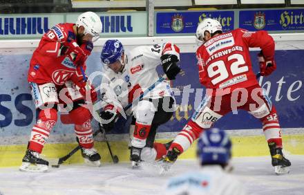 EBEL. Eishockey Bundesliga. KAC gegen	HC TIWAG Innsbruck. Thomas Koch, Clemens Unterweger,  (KAC), Felix Girard  (Innsbruck). Klagenfurt, am 20.12.2020.
Foto: Kuess
www.qspictures.net

---
pressefotos, pressefotografie, kuess, qs, qspictures, sport, bild, bilder, bilddatenbank