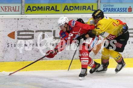 EBEL. Eishockey Bundesliga. KAC gegen	spusu Vienna Capitals. Nicholas Eric Petersen, (KAC), Patrick Peter  (Vienna Capitals). Klagenfurt, am 22.12.2020.
Foto: Kuess
www.qspictures.net

---
pressefotos, pressefotografie, kuess, qs, qspictures, sport, bild, bilder, bilddatenbank