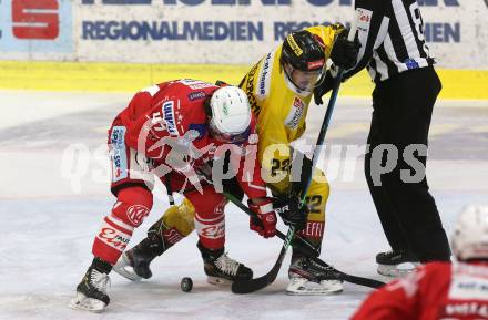 EBEL. Eishockey Bundesliga. KAC gegen	spusu Vienna Capitals. Marcel Witting, (KAC), Julian Grosslercher   (Vienna Capitals). Klagenfurt, am 22.12.2020.
Foto: Kuess
www.qspictures.net

---
pressefotos, pressefotografie, kuess, qs, qspictures, sport, bild, bilder, bilddatenbank