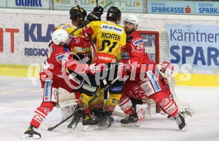 EBEL. Eishockey Bundesliga. KAC gegen	spusu Vienna Capitals.  Rok Ticar, Martin Schumnig, Sebastian Dahm,  (KAC), Marco Richter (Vienna Capitals). Klagenfurt, am 22.12.2020.
Foto: Kuess
www.qspictures.net

---
pressefotos, pressefotografie, kuess, qs, qspictures, sport, bild, bilder, bilddatenbank