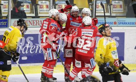 EBEL. Eishockey Bundesliga. KAC gegen	spusu Vienna Capitals. Torjubel Stefan Geier, Manuel Geier, Dennis Sticha, Thomas Vallant, Clemens Unterweger (KAC). Klagenfurt, am 22.12.2020.
Foto: Kuess
www.qspictures.net

---
pressefotos, pressefotografie, kuess, qs, qspictures, sport, bild, bilder, bilddatenbank