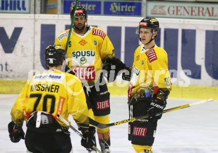 EBEL. Eishockey Bundesliga. KAC gegen	spusu Vienna Capitals. Torjubel Benjamin Nissner, Ali Wukovits, Marco Richter  (Vienna Capitals). Klagenfurt, am 22.12.2020.
Foto: Kuess
www.qspictures.net

---
pressefotos, pressefotografie, kuess, qs, qspictures, sport, bild, bilder, bilddatenbank