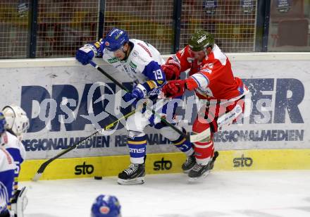 EBEL. Eishockey Bundesliga. VSV gegen HCB Suedtirol Alperia. Bacher Stefan  (VSV),  Fournier Gleason (Bozen). Villach, am 22.12.2020.
Foto: Kuess
www.qspictures.net
---
pressefotos, pressefotografie, kuess, qs, qspictures, sport, bild, bilder, bilddatenbank