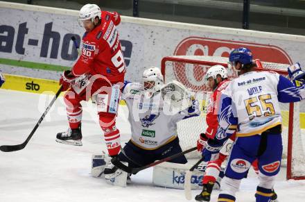 EBEL. Eishockey Bundesliga. VSV gegen KAC.  Kristers Gudlevskis, (VSV),  Matthew Fraser (KAC). Villach, am 28.12.2020.
Foto: Kuess
www.qspictures.net
---
pressefotos, pressefotografie, kuess, qs, qspictures, sport, bild, bilder, bilddatenbank