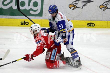 EBEL. Eishockey Bundesliga. VSV gegen KAC. Lukas Haudum,   (VSV),  Matt Mangene (KAC). Villach, am 28.12.2020.
Foto: Kuess
www.qspictures.net
---
pressefotos, pressefotografie, kuess, qs, qspictures, sport, bild, bilder, bilddatenbank