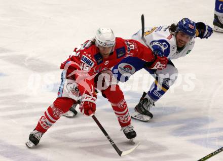 EBEL. Eishockey Bundesliga. VSV gegen KAC. Chris Collins,  (VSV), Johannes Bischofberger  (KAC). Villach, am 28.12.2020.
Foto: Kuess
www.qspictures.net
---
pressefotos, pressefotografie, kuess, qs, qspictures, sport, bild, bilder, bilddatenbank