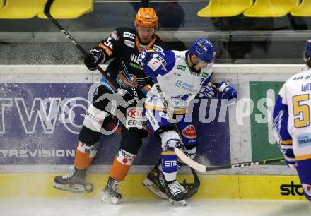 EBEL. Eishockey Bundesliga. VSV gegen Black Wings 1992 Linz. Daniel Wachter,  (VSV), Fabio Rohm  (Linz). Villach, am 30.12.2020.
Foto: Kuess
www.qspictures.net
---
pressefotos, pressefotografie, kuess, qs, qspictures, sport, bild, bilder, bilddatenbank