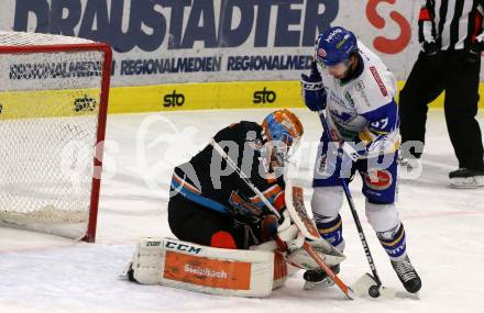 EBEL. Eishockey Bundesliga. VSV gegen Black Wings 1992 Linz.  Jordan Caron,  (VSV), David Kickert (Linz). Villach, am 30.12.2020.
Foto: Kuess
www.qspictures.net
---
pressefotos, pressefotografie, kuess, qs, qspictures, sport, bild, bilder, bilddatenbank