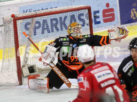 EBEL. Eishockey Bundesliga. KAC gegen	spusu Moser Medical Graz99ers.  (KAC), Nussbacher Felix (Graz). Klagenfurt, am 30.12.2020.
Foto: Kuess
www.qspictures.net

---
pressefotos, pressefotografie, kuess, qs, qspictures, sport, bild, bilder, bilddatenbank