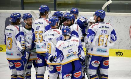 EBEL. Eishockey Bundesliga. VSV gegen Black Wings 1992 Linz.  Jubel (VSV). Villach, am 30.12.2020.
Foto: Kuess
www.qspictures.net
---
pressefotos, pressefotografie, kuess, qs, qspictures, sport, bild, bilder, bilddatenbank