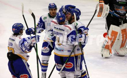 EBEL. Eishockey Bundesliga. VSV gegen Black Wings 1992 Linz.  Torjubel Martin Ulmer, Sahir Gill, Kevin Schmidt, Stefan Bacher, Jordan Caron (VSV). Villach, am 30.12.2020.
Foto: Kuess
www.qspictures.net
---
pressefotos, pressefotografie, kuess, qs, qspictures, sport, bild, bilder, bilddatenbank