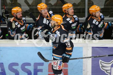 EBEL. Eishockey Bundesliga. VSV gegen Black Wings 1992 Linz.  Torjubel  Andrew Jacob Kozek  (Linz). Villach, am 30.12.2020.
Foto: Kuess
www.qspictures.net
---
pressefotos, pressefotografie, kuess, qs, qspictures, sport, bild, bilder, bilddatenbank