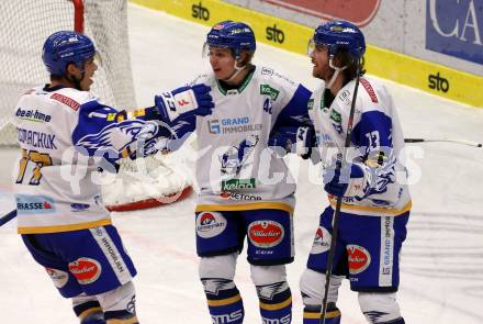 EBEL. Eishockey Bundesliga. VSV gegen Black Wings 1992 Linz.  Torjubel Scott Kosmachuk, Benjamin Lanzinger, Chris Collins (VSV). Villach, am 30.12.2020.
Foto: Kuess
www.qspictures.net
---
pressefotos, pressefotografie, kuess, qs, qspictures, sport, bild, bilder, bilddatenbank