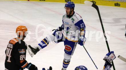 EBEL. Eishockey Bundesliga. VSV gegen Black Wings 1992 Linz.  Torjubel Jordan Caron (VSV). Villach, am 30.12.2020.
Foto: Kuess
www.qspictures.net
---
pressefotos, pressefotografie, kuess, qs, qspictures, sport, bild, bilder, bilddatenbank