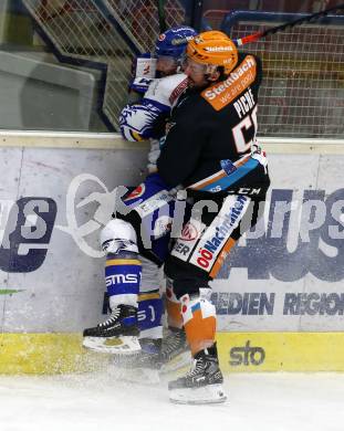 EBEL. Eishockey Bundesliga. VSV gegen Black Wings 1992 Linz.  Jerry Pollastrone,  (VSV), Sebastien Piche (Linz). Villach, am 30.12.2020.
Foto: Kuess
www.qspictures.net
---
pressefotos, pressefotografie, kuess, qs, qspictures, sport, bild, bilder, bilddatenbank