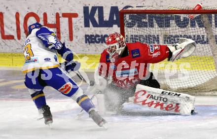 EBEL. Eishockey Bundesliga. KAC gegen	VSV. Sebastian Dahm, (KAC),  Chris Collins  (VSV). Klagenfurt, am 3.1.2021.
Foto: Kuess
www.qspictures.net

---
pressefotos, pressefotografie, kuess, qs, qspictures, sport, bild, bilder, bilddatenbank