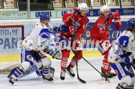 EBEL. Eishockey Bundesliga. KAC gegen	VSV. Matthew Fraser, Nicholas Eric Petersen, (KAC), Stefan Bacher  (VSV). Klagenfurt, am 3.1.2021.
Foto: Kuess
www.qspictures.net

---
pressefotos, pressefotografie, kuess, qs, qspictures, sport, bild, bilder, bilddatenbank