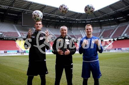 Fussball 2. Liga. Austria Klagenfurt. Lennart Moser, Trainer Peter Pacult, Markus Rusek. Klagenfurt, am 4.1.2021.
Foto: Kuess
www.qspictures.net
---
pressefotos, pressefotografie, kuess, qs, qspictures, sport, bild, bilder, bilddatenbank