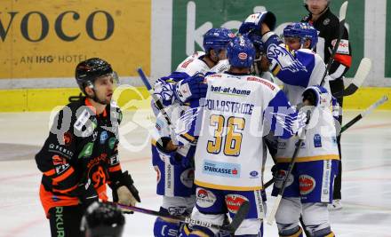 EBEL. Eishockey Bundesliga. VSV gegen Moser Medical Graz99ers.  Torjubel Chris Collins, Scott Kosmachuk, Benjamin Lanzinger, Jerry Pollastrone, Kevin Schmidt (VSV). Villach, am 5.1.2021.
Foto: Kuess
www.qspictures.net
---
pressefotos, pressefotografie, kuess, qs, qspictures, sport, bild, bilder, bilddatenbank