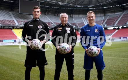 Fussball 2. Liga. Austria Klagenfurt. Lennart Moser, Trainer Peter Pacult, Markus Rusek. Klagenfurt, am 4.1.2021.
Foto: Kuess
www.qspictures.net
---
pressefotos, pressefotografie, kuess, qs, qspictures, sport, bild, bilder, bilddatenbank