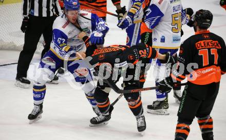 EBEL. Eishockey Bundesliga. VSV gegen Moser Medical Graz99ers. Caron Jordan,  (VSV), Charles Dodero   (Graz). Villach, am 5.1.2021.
Foto: Kuess
www.qspictures.net
---
pressefotos, pressefotografie, kuess, qs, qspictures, sport, bild, bilder, bilddatenbank
