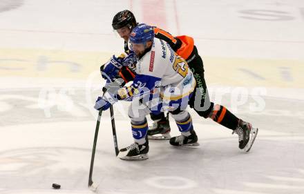 EBEL. Eishockey Bundesliga. VSV gegen Moser Medical Graz99ers.  Nico Brunner, (VSV),  Lukas Kainz (Graz). Villach, am 5.1.2021.
Foto: Kuess
www.qspictures.net
---
pressefotos, pressefotografie, kuess, qs, qspictures, sport, bild, bilder, bilddatenbank