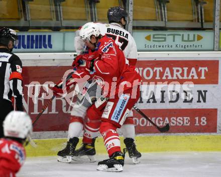 EBEL. Eishockey Bundesliga. KAC gegen	Bratislava Capitals. Nicholas Eric Petersen,  (KAC), Milos Bubela (Bratislava). Klagenfurt, am 10.1.2021.
Foto: Kuess
www.qspictures.net

---
pressefotos, pressefotografie, kuess, qs, qspictures, sport, bild, bilder, bilddatenbank
