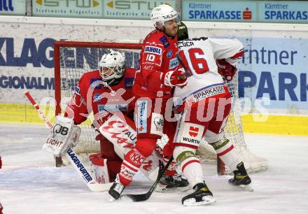 EBEL. Eishockey Bundesliga. KAC gegen	HCB Suedtirol Alperia. David Madlener, Thomas Vallant,  (KAC), Ivan Deluca (Bozen). Klagenfurt, am 12.1.2021.
Foto: Kuess
www.qspictures.net

---
pressefotos, pressefotografie, kuess, qs, qspictures, sport, bild, bilder, bilddatenbank