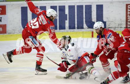 EBEL. Eishockey Bundesliga. KAC gegen	HCB Suedtirol Alperia. Matthew Fraser, Martin Schumnig, (KAC), Daniel Catenacci  (Bozen). Klagenfurt, am 12.1.2021.
Foto: Kuess
www.qspictures.net

---
pressefotos, pressefotografie, kuess, qs, qspictures, sport, bild, bilder, bilddatenbank