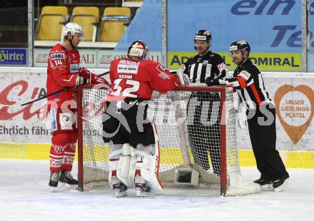 EBEL. Eishockey Bundesliga. KAC gegen	EC Red Bull Salzburg. Postma Paul, Dahm Sebastian (KAC). Klagenfurt, am 15.1.2021.
Foto: Kuess
www.qspictures.net

---
pressefotos, pressefotografie, kuess, qs, qspictures, sport, bild, bilder, bilddatenbank