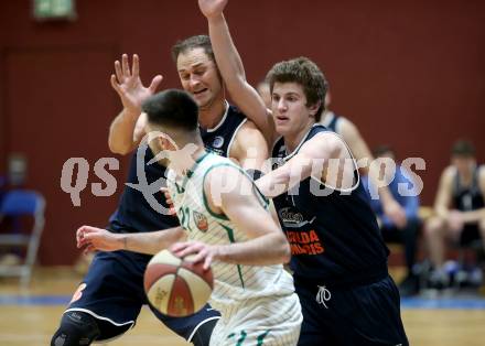 Basketball Zweite Liga 2020/2021. Grunddurchgang 16. Runde. KOS Celovec gegen BBC Nord Dragonz. Marin Sliskovic (KOS Celovec), Fuad Memcic , Lukas Knor  (BBC Nord Dragonz). Klagenfurt, am 16.1.2021.
Foto: Kuess
www.qspictures.net

---
pressefotos, pressefotografie, kuess, qs, qspictures, sport, bild, bilder, bilddatenbank