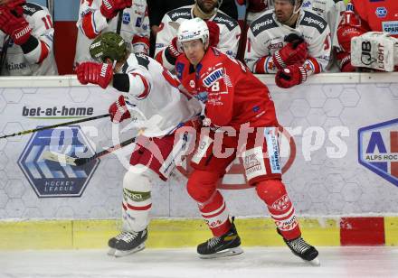 EBEL. Eishockey Bundesliga. KAC gegen	HCB Suedtirol Alperia. Nicholas Eric Petersen, (KAC), Stollery Karl David (Bozen). Klagenfurt, am 17.1.2021.
Foto: Kuess
www.qspictures.net

---
pressefotos, pressefotografie, kuess, qs, qspictures, sport, bild, bilder, bilddatenbank