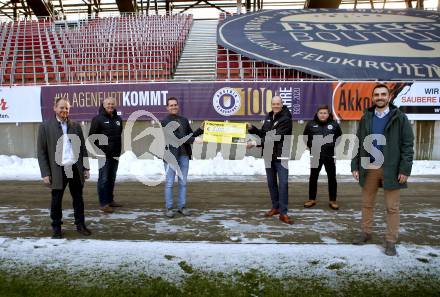 Fussball. 2. Liga. SK Austria Klagenfurt Scheckuebergabe. Klagenfurt, am 21.1.2021.
Foto: Kuess
www.qspictures.net
---
pressefotos, pressefotografie, kuess, qs, qspictures, sport, bild, bilder, bilddatenbank