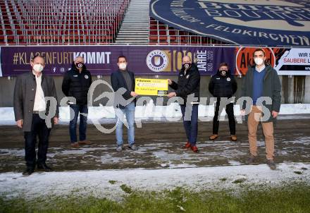 Fussball. 2. Liga. SK Austria Klagenfurt Scheckuebergabe. Klagenfurt, am 21.1.2021.
Foto: Kuess
www.qspictures.net
---
pressefotos, pressefotografie, kuess, qs, qspictures, sport, bild, bilder, bilddatenbank
