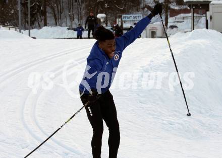 Fussball 2. Liga. Langlauf. Training SK Austria Klagenfurt.   Kwabe Schulz. Villach, Alpenarena, am 20.1.2021.
Foto: Kuess
---
pressefotos, pressefotografie, kuess, qs, qspictures, sport, bild, bilder, bilddatenbank