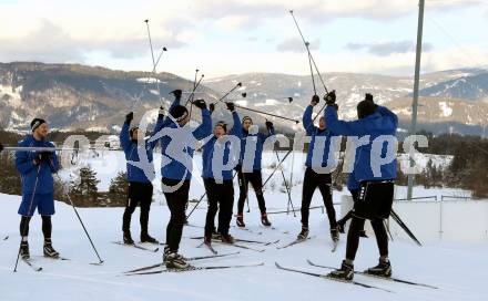 Fussball 2. Liga. Langlauf. Training SK Austria Klagenfurt. Jubel. Villach, Alpenarena, am 20.1.2021.
Foto: Kuess
---
pressefotos, pressefotografie, kuess, qs, qspictures, sport, bild, bilder, bilddatenbank